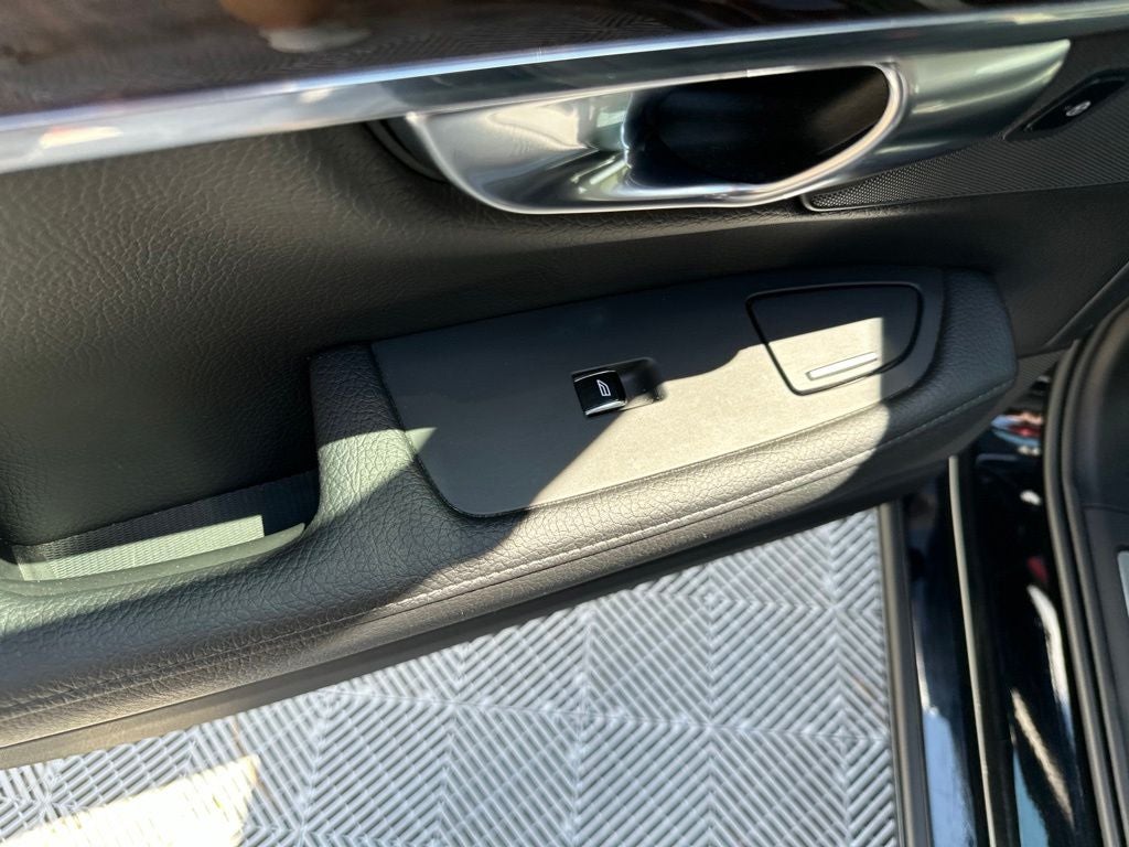 2018 Volvo S90 T5 Momentum