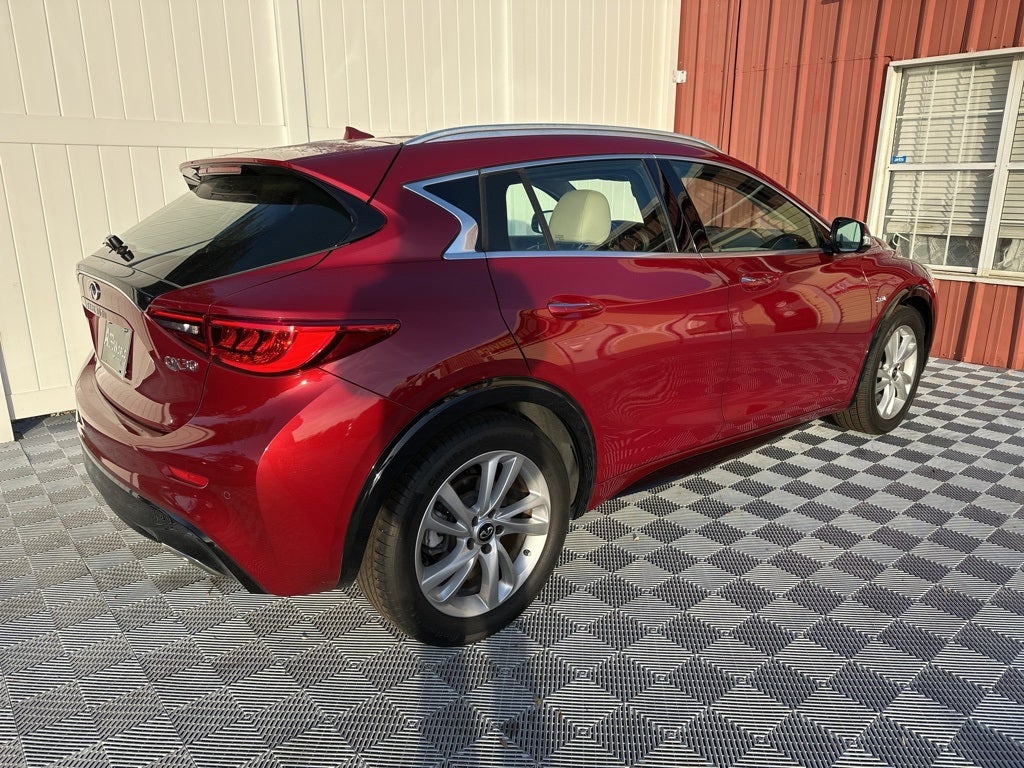 2019 INFINITI QX30 LUXE