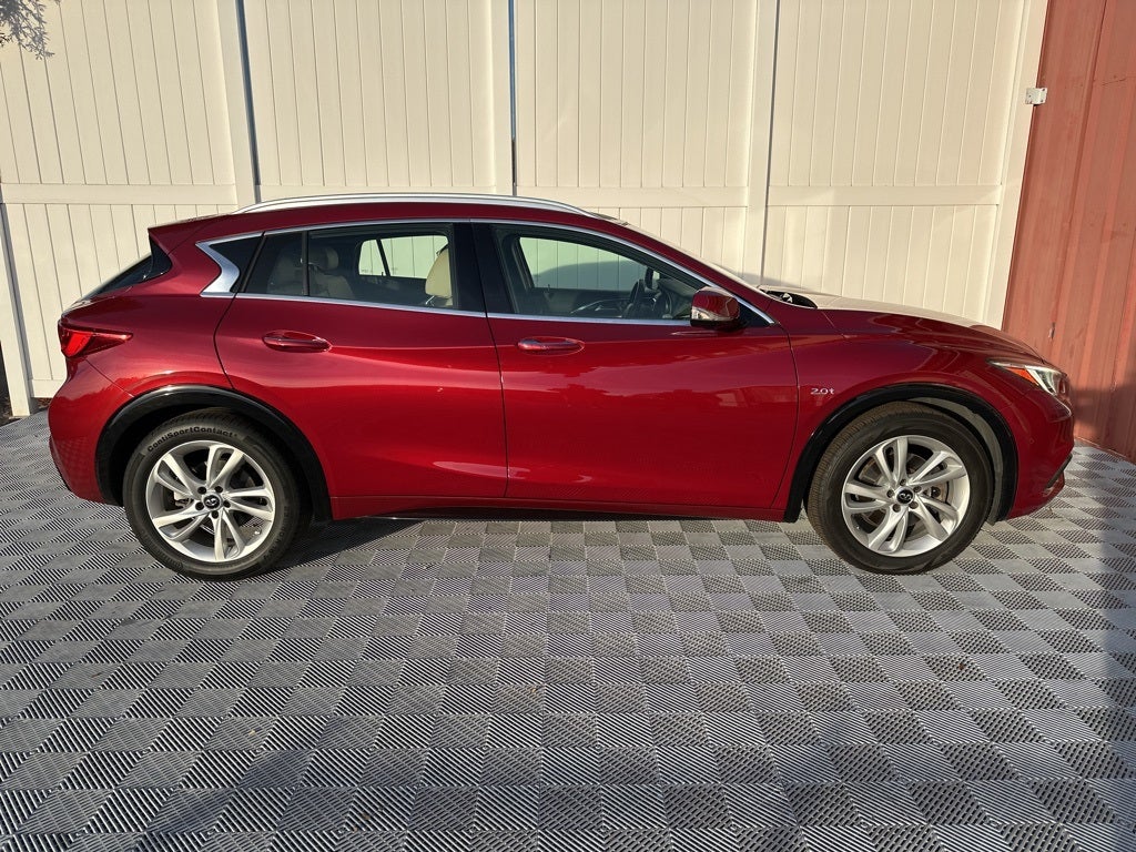 2019 INFINITI QX30 LUXE