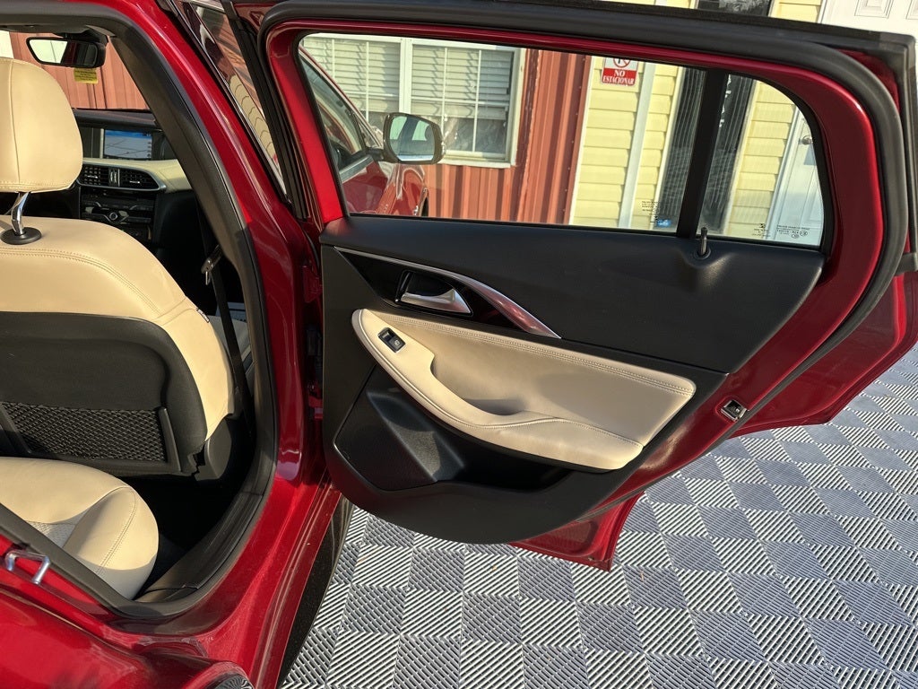 2019 INFINITI QX30 LUXE