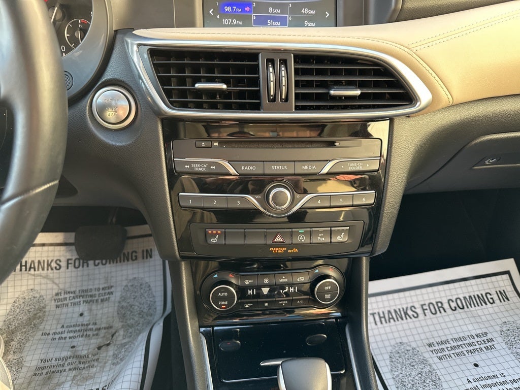 2019 INFINITI QX30 LUXE