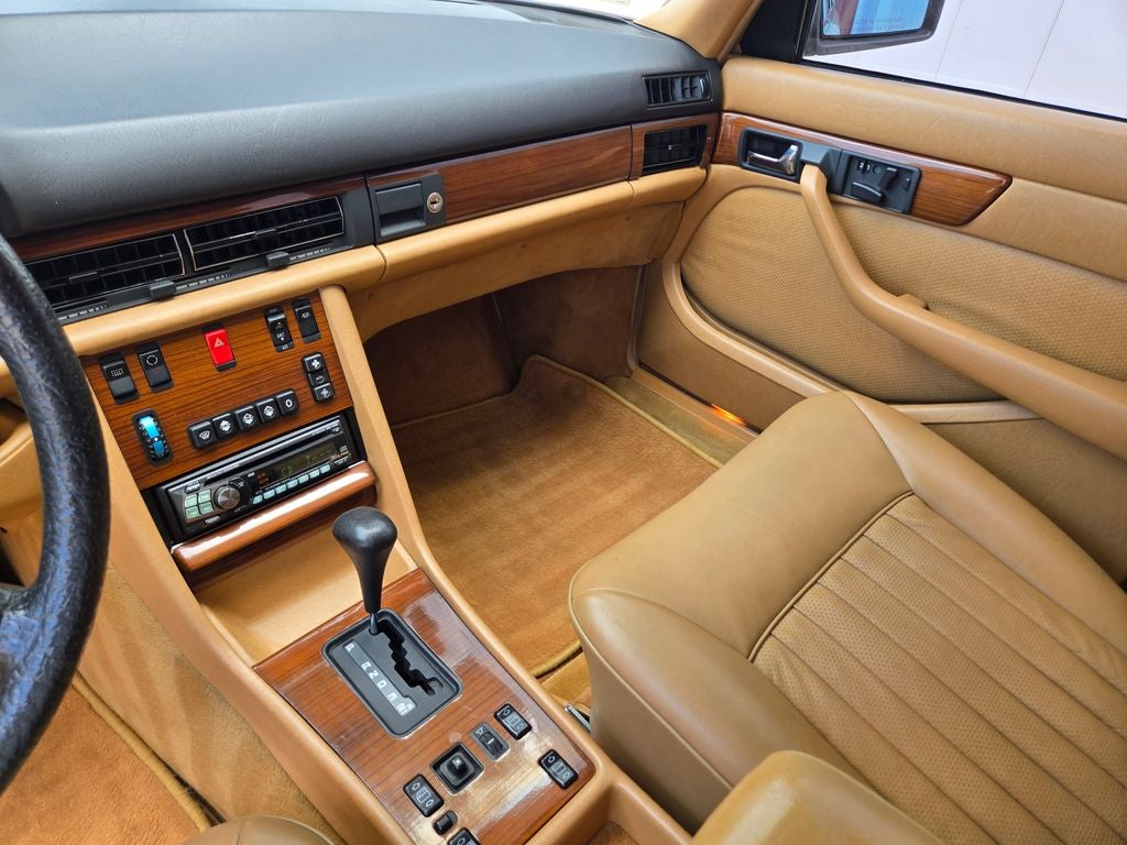 1986 Mercedes-Benz 400-Class 420