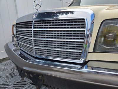 1986 Mercedes-Benz 400-Class 420