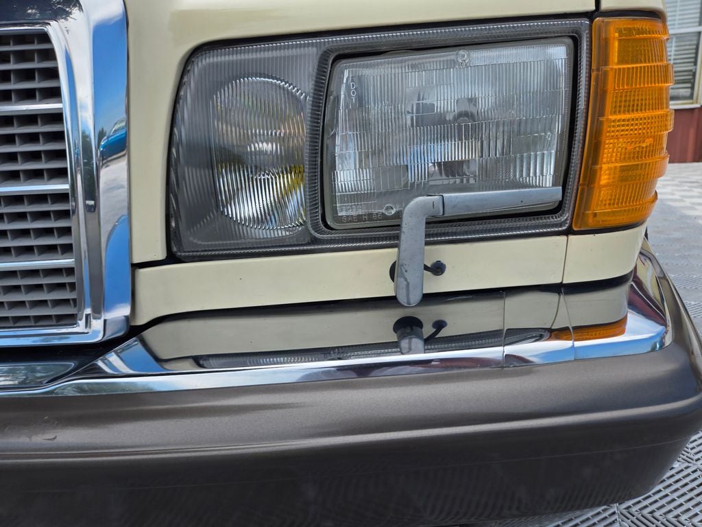 1986 Mercedes-Benz 400-Class 420