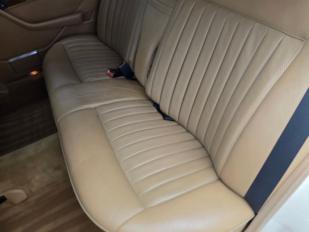 1986 Mercedes-Benz 400-Class 420