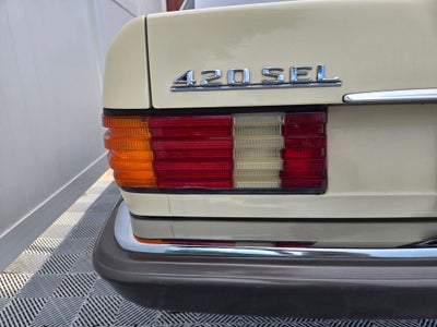 1986 Mercedes-Benz 400-Class 420
