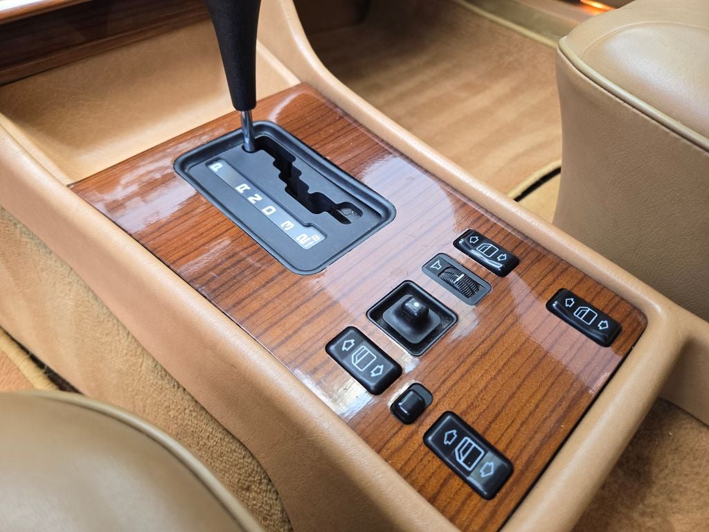 1986 Mercedes-Benz 400-Class 420