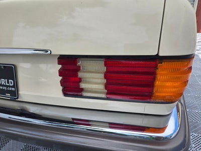 1986 Mercedes-Benz 400-Class 420