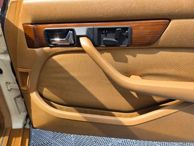 1986 Mercedes-Benz 400-Class 420
