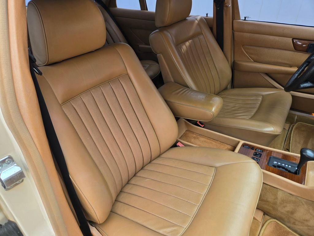 1986 Mercedes-Benz 400-Class 420